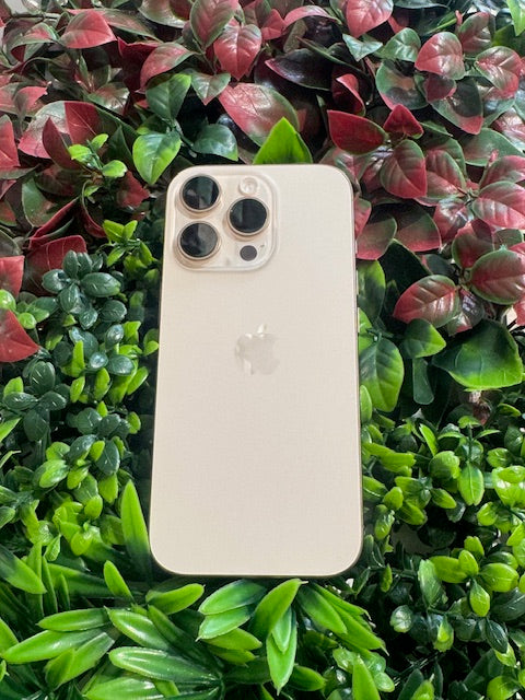 Iphone 16 pro OR 256 GO