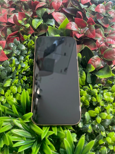 Iphone 16 pro OR 256 GO