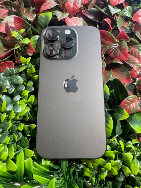 Iphone 16 pro NOIR 128 GO